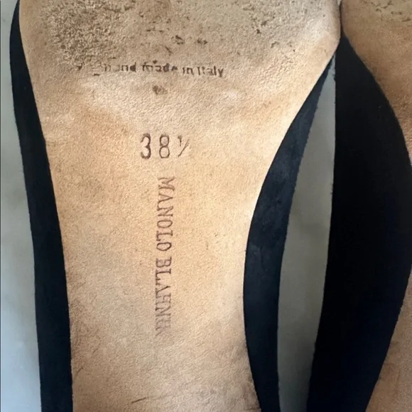 Manolo Blahnik black suede pumps 38.5 - Picture 6 of 8